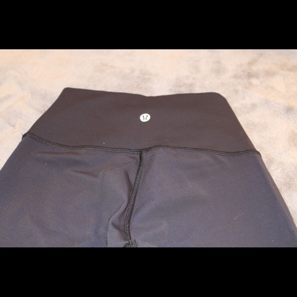 Lulu lemon leggings never worn - Picture 3 of 3